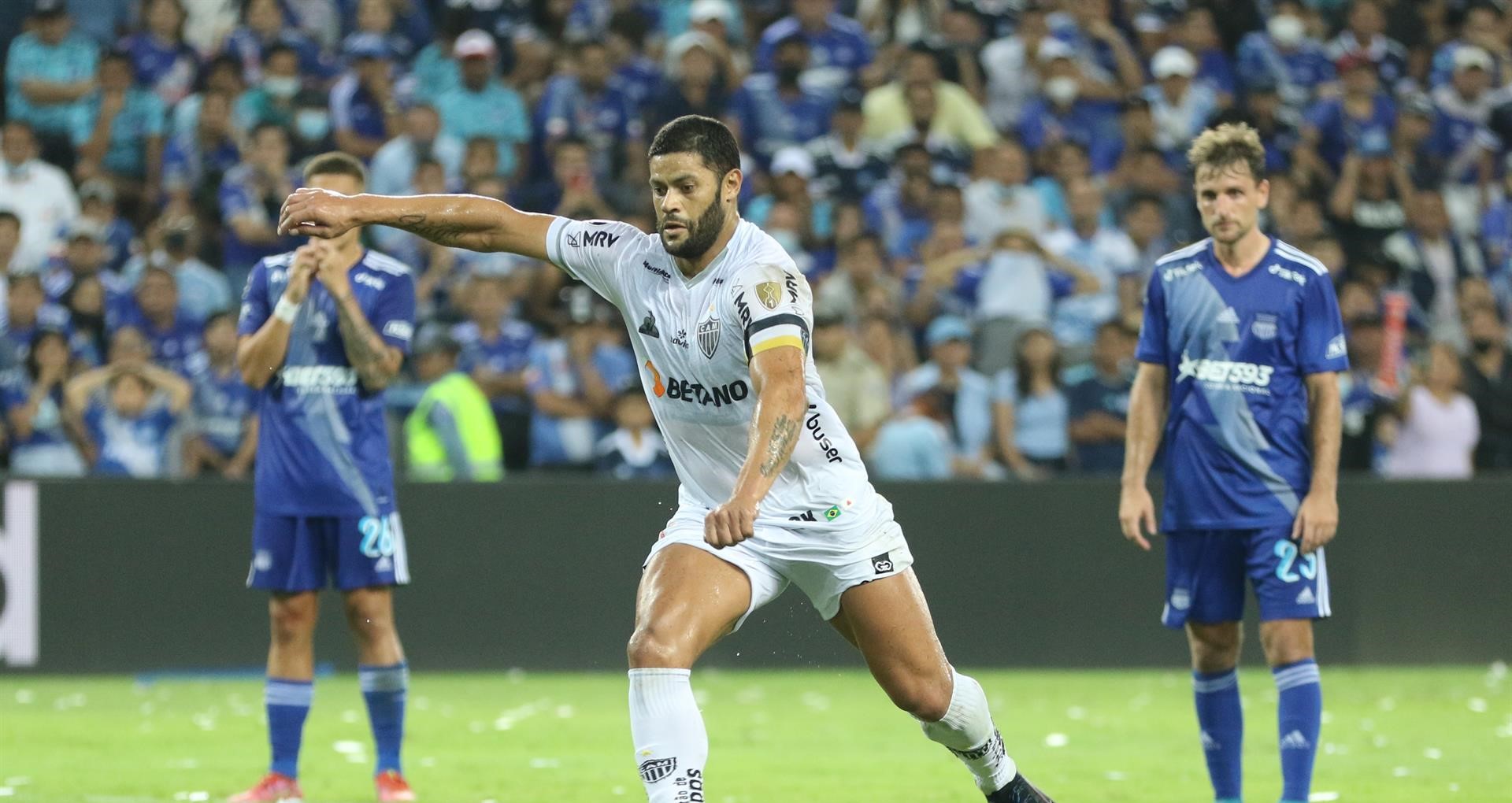 Atlético Mineiro de Eduardo Vargas dejó escapar el triunfo ante Emelec en la Libertadores