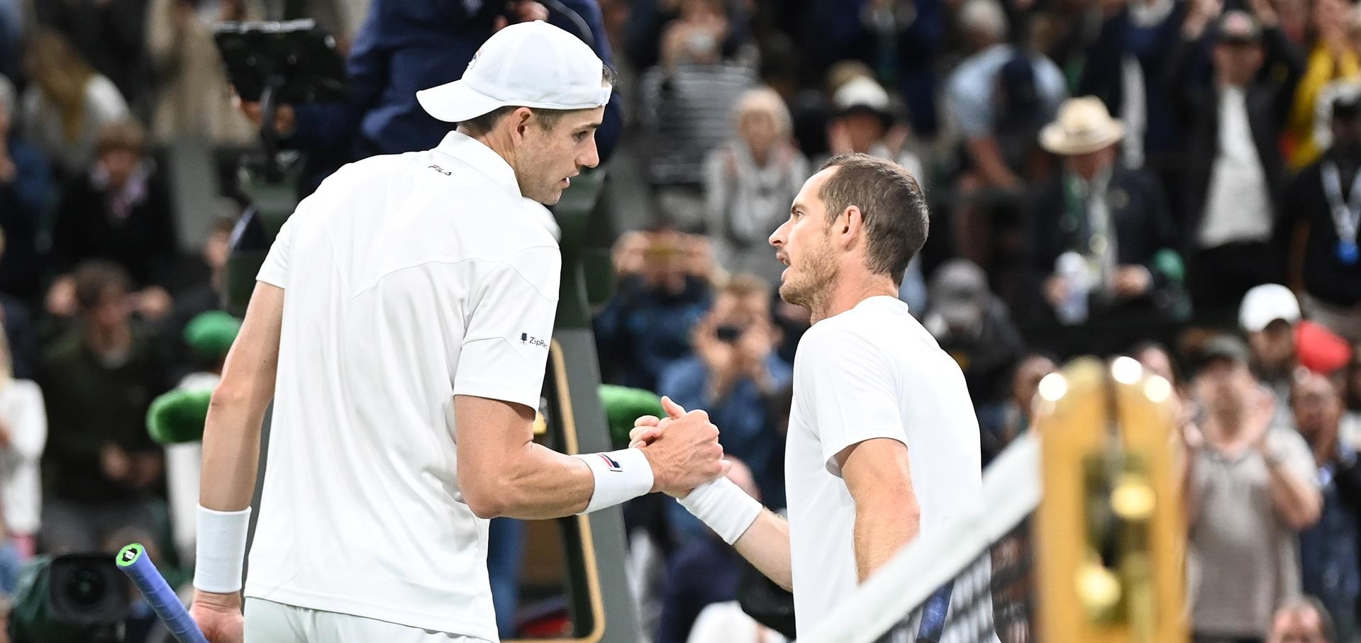 John Isner venció por primera vez en su carrera a Andy Murray y avanzó en Wimbledon