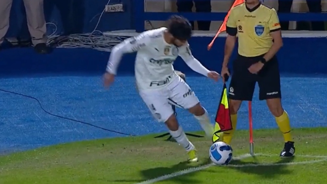 Jugador de Palmeiras protagonizó el blooper del año en Copa Libertadores