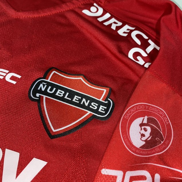 Ñublense lucirá en su camiseta un estampado en honor a los Bomberos de Chillán