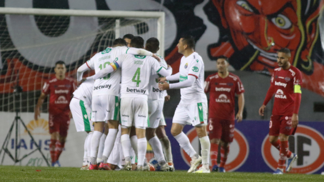 Ñublense fue sorprendido por Audax Italiano en el inicio de la segunda rueda e hipotecó su liderato