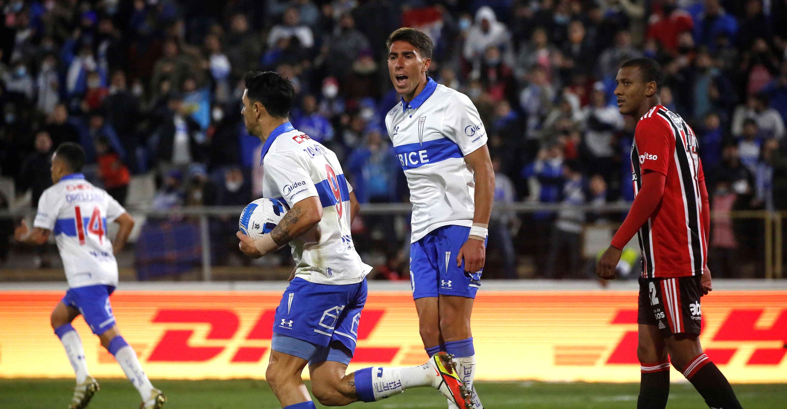 El tremendo cabezazo de Diego Valencia para el segundo descuento de la UC ante Sao Paulo