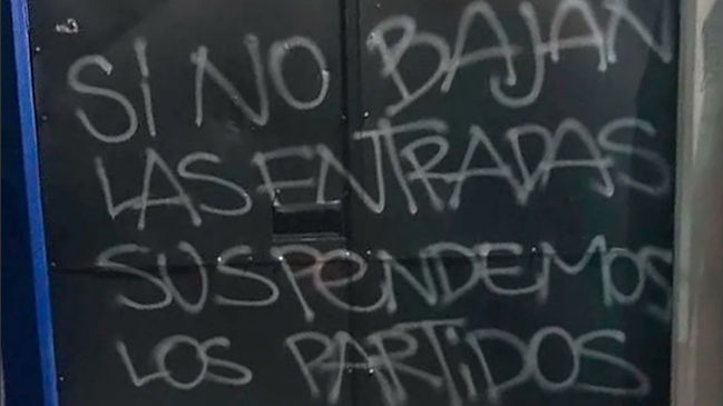 Hinchas de la U volvieron a rayar el CDA con amenazas