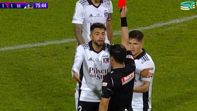 Jeyson Rojas vio su segunda tarjeta amarilla y dejó a Colo Colo con dos menos ante Everton