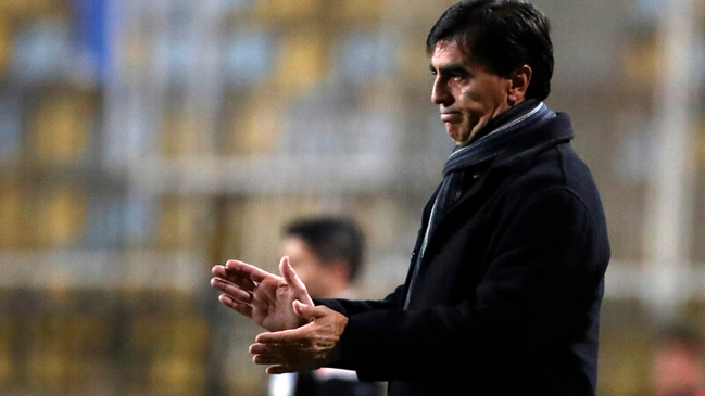 Quinteros y la ausencia de Falcón: Sintió una molestia muscular y no quisimos arriesgarlo