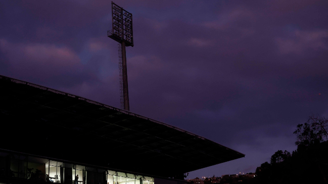 Alcaldesa Ripamonti aclaró razones de problemas de iluminación que atrasaron el Everton-Colo Colo