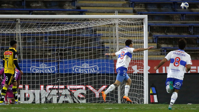 Un oportuno Zampedri conectó con éxito un centro de Cuevas y la UC le gana a Coquimbo