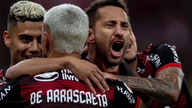 Everton Ribeiro está en llamas por la llegada de Vidal: Es un crack, nos va ayudar mucho