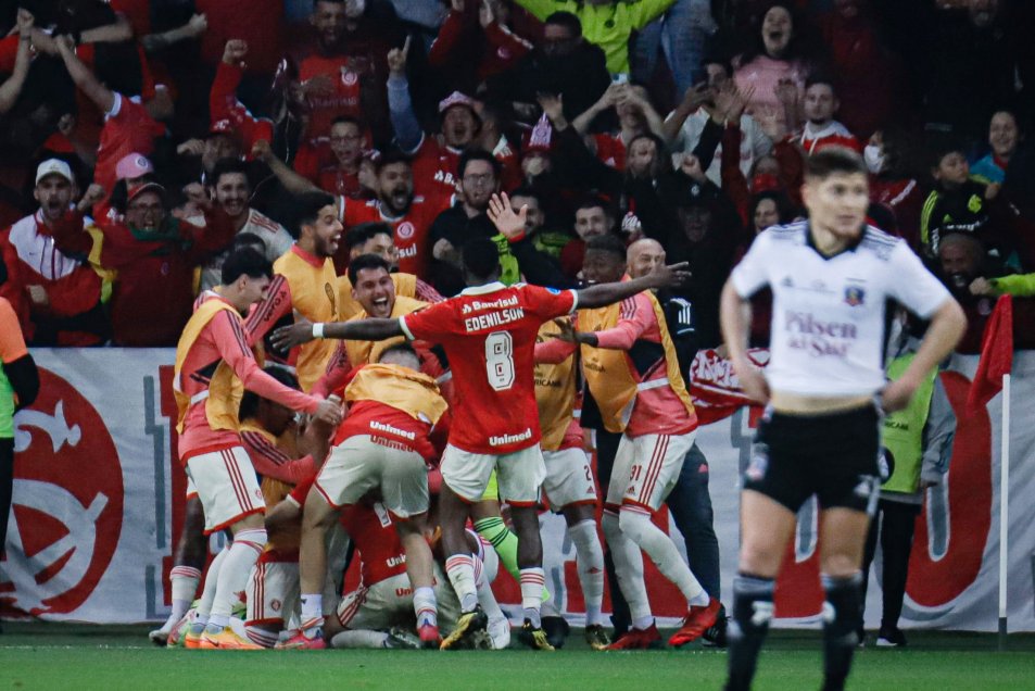 Inter de Porto Alegre noqueó a Colo Colo en el Beira Río y lo eliminó de la Sudamericana