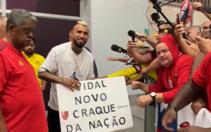 Arturo Vidal tras gran recibimiento en Río: Todavía estamos en conversaciones