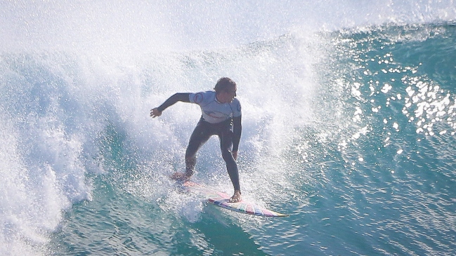Surfistas chilenos realizaron exitoso ciclo de entrenamientos con miras a Santiago 2023