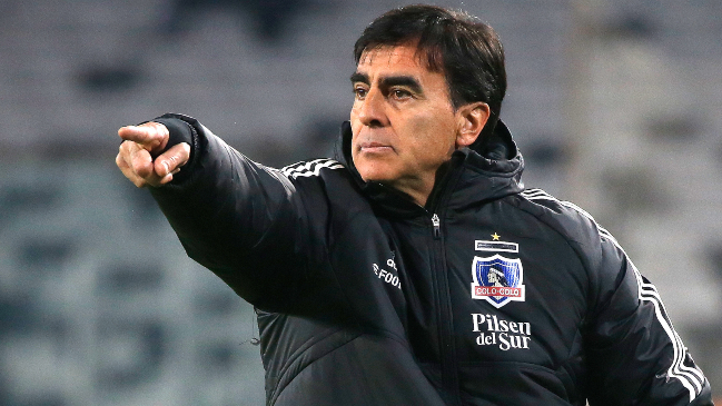 “Chilealbo”: Quinteros se resigna con el tema refuerzos en la previa del partido ante La Serena