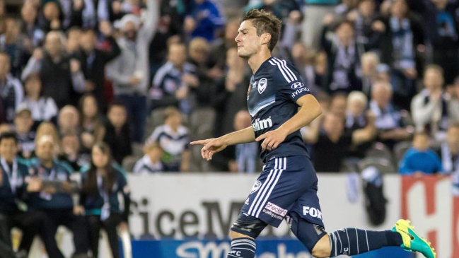 Este domingo arribará Marco Rojas a Chile para fichar en Colo Colo