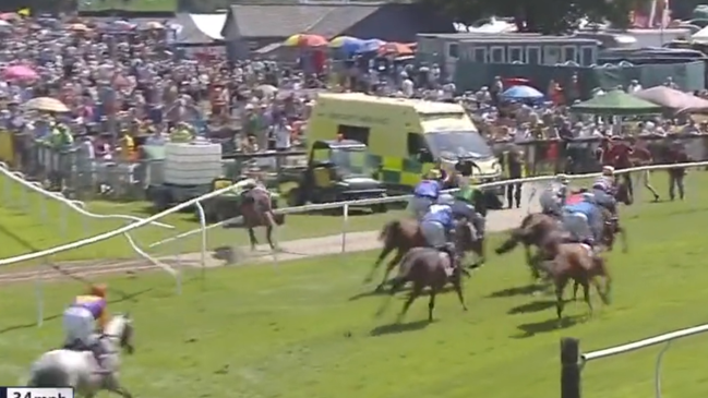 Un caballo se salió de la pista y generó preocupación en carrera disputada en Inglaterra