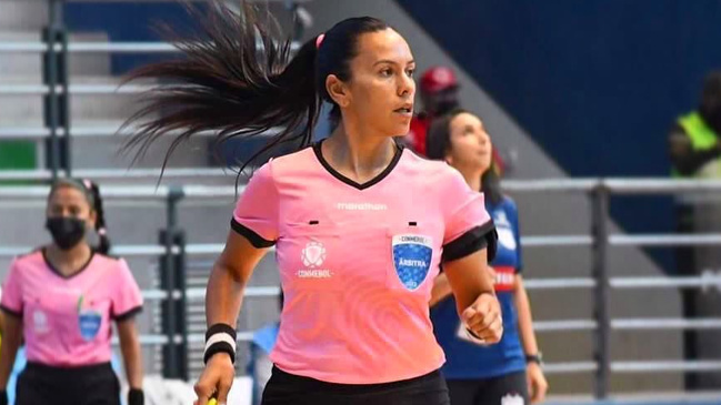 Lamentable: Árbitra fue agredida fuera del estadio tras dirigir un partido en Argentina