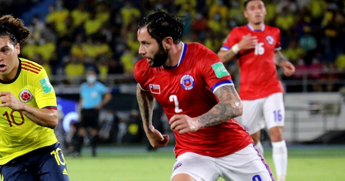 La Roja y la U saludaron al cumpleañero Eugenio Mena