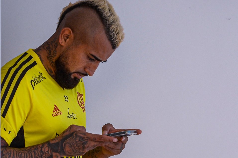 Arturo Vidal tuvo su presentación oficial como refuerzo de Flamengo