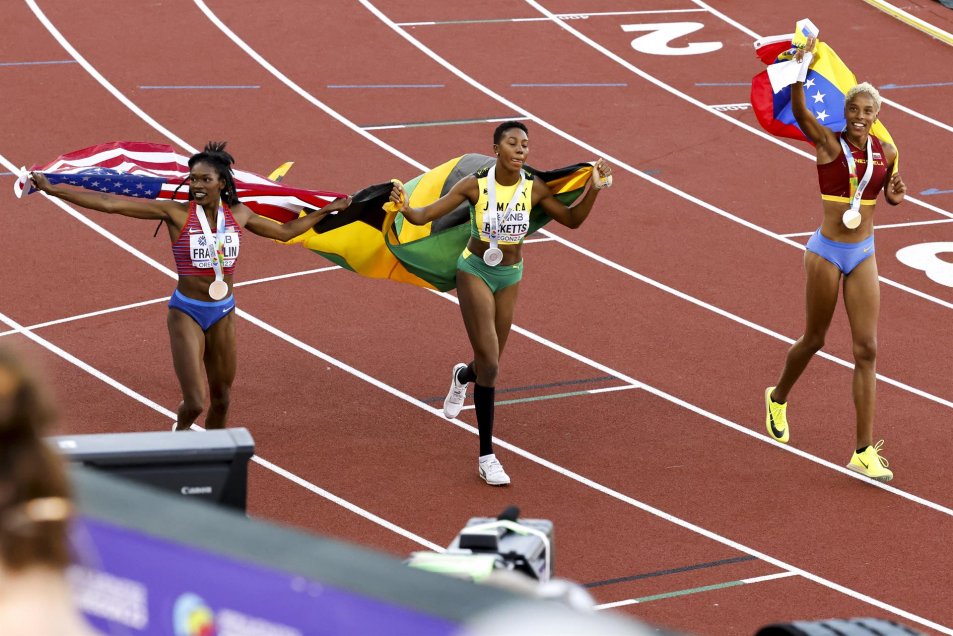 Yulimar Rojas sumó su tercer título mundial en el salto triple