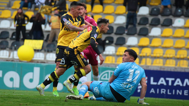 Coquimbo Unido sumó tres puntos vitales tras ganar el clásico ante Deportes La Serena