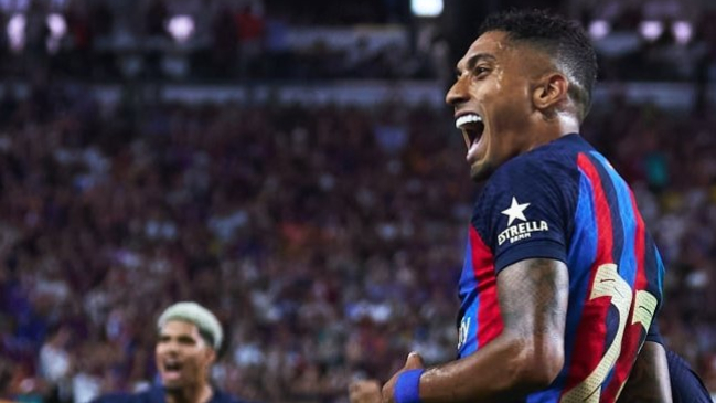 Un tremendo zurdazo de Raphinha le dio la victoria a Barcelona en el clásico ante Real Madrid