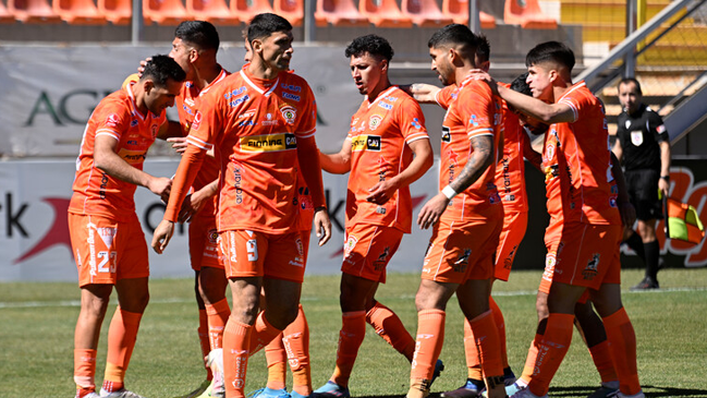 Cobreloa batió a Rangers en Calama y sigue firme como escolta de Magallanes en el Ascenso