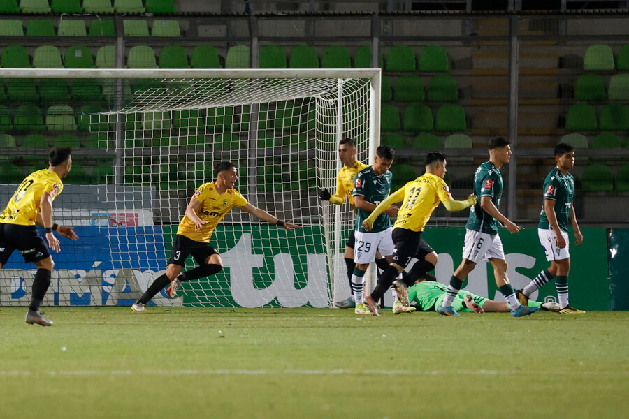 Santiago Wanderers tropezó ante San Luis y sigue en la parte baja de la Primera B