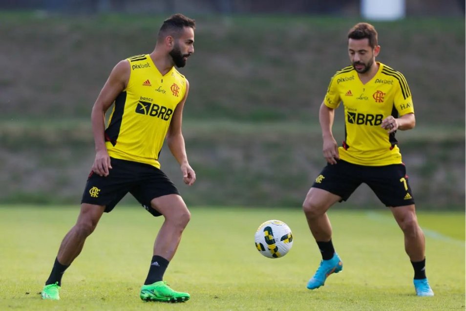 ¿Se prepara para ser titular? Arturo Vidal fue protagonista en práctica de Flamengo