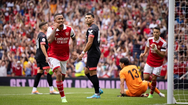 Arsenal le dio un baile a Sevilla de la mano de Gabriel Jesus