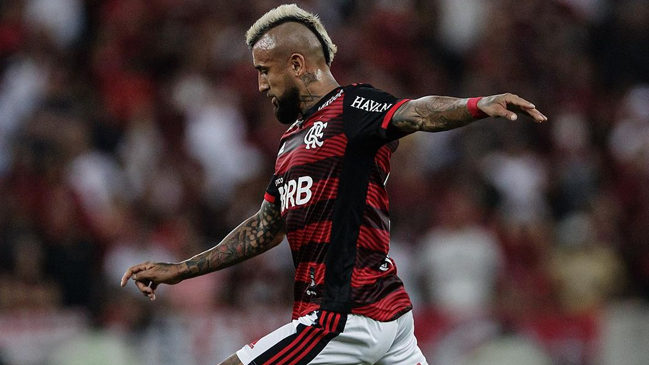 Arturo Vidal vive su primer partido como titular en Flamengo por el Brasileirao