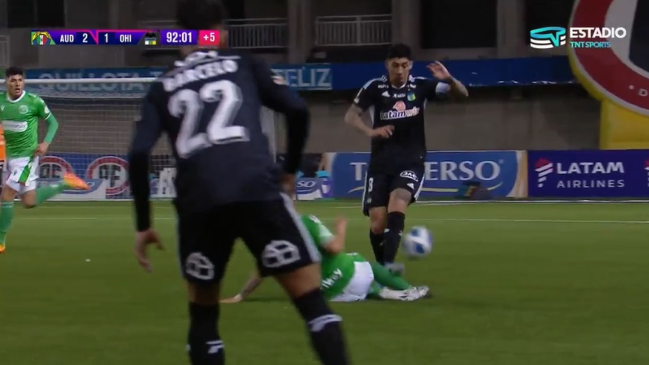 ¡Patada descalificadora! El “Tucu” Hernández se fue expulsado ante Audax