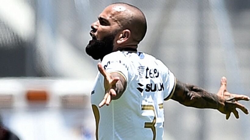 Dani Alves le respondió a Rivaldo: Para hacer lo que yo hago hay que tenerlos bien puestos