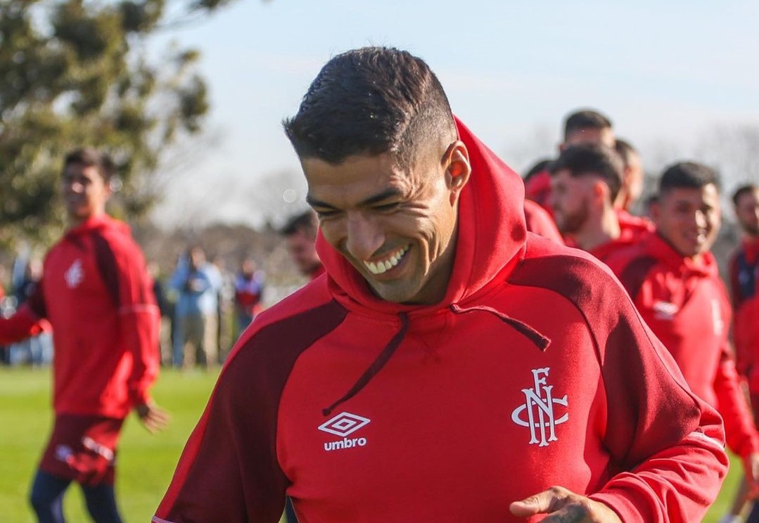 Luis Suárez entrenó por primera vez con el plantel de Nacional