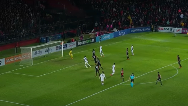 Leandro Benegas anotó un gol en su regreso a la titularidad con Independiente