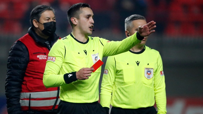 Entrenador de arqueros de Palestino fue denunciado por fuertes insultos contra los árbitros