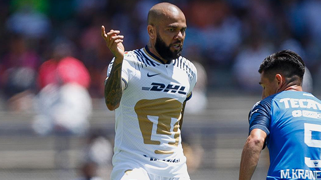 Dani Alves viajó con Pumas para enfrentar a FC Barcelona y despedirse del Camp Nou