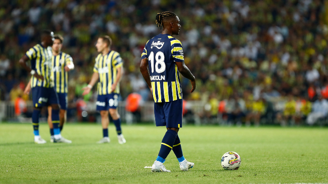 Fenerbahce derrotó a Slovacko en la Europa League con dos golazos del brasileño Lincoln