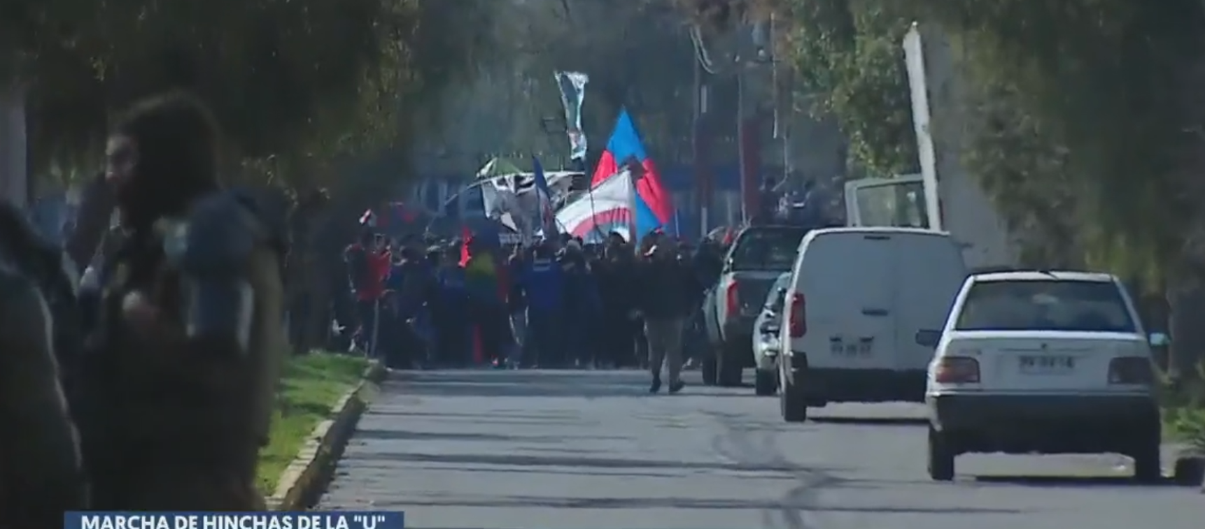 Carabineros dispersó manifestación de hinchas de la U en las afueras del CDA