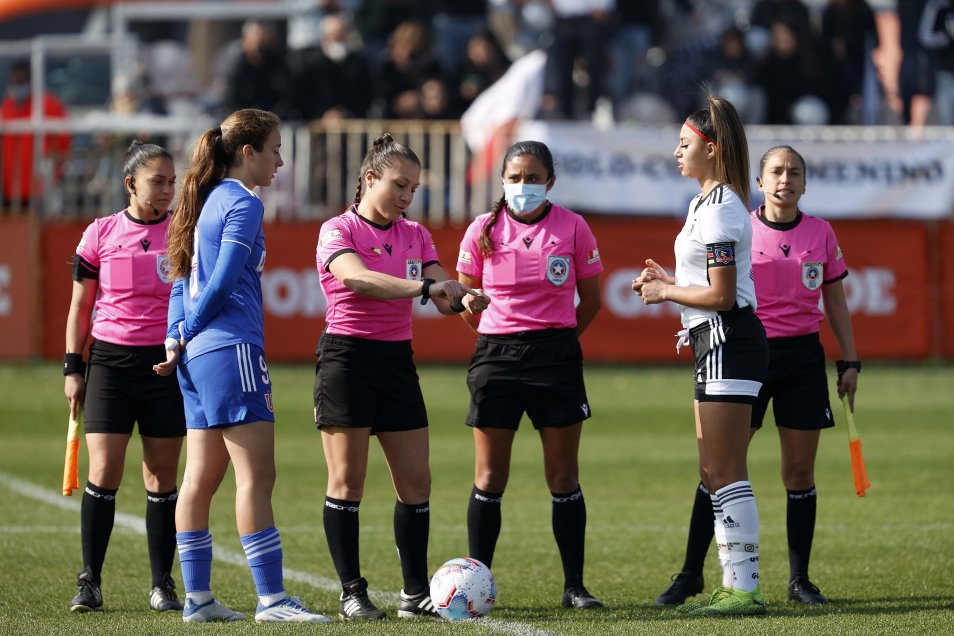 Colo Colo festejó en la final del fútbol formativo femenino a costa de la U
