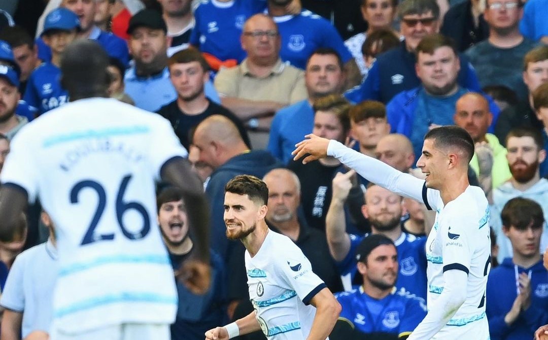Chelsea venció a Everton con un solitario gol de penal de Jorginho