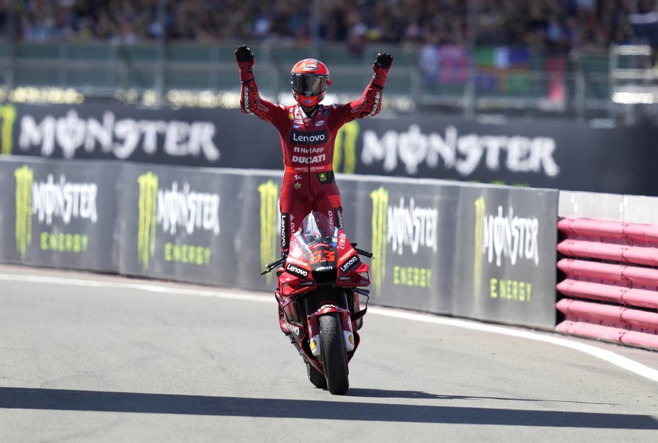 Francesco Bagnaia conquistó el Gran Premio de Gran Bretaña en el MotoGP