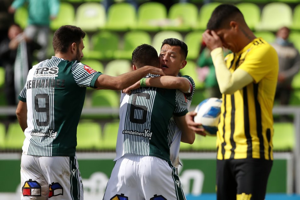 S. Wanderers sigue comprometido en la tabla tras el empate con el colista Fernández Vial