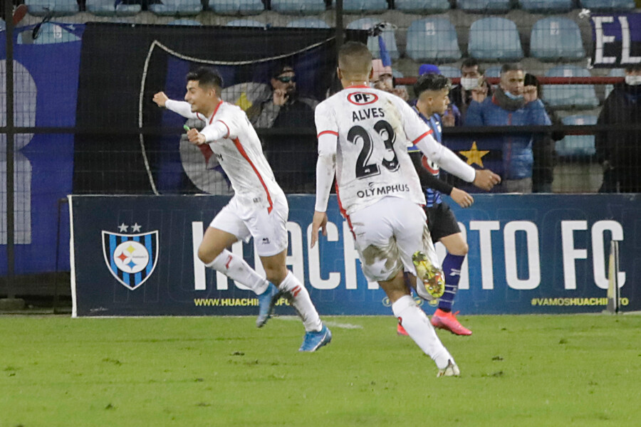 Unión La Calera tomó un respiro en la tabla con frenética victoria sobre Huachipato