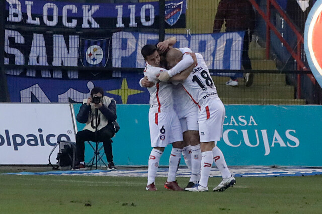 Huachipato sufrió su cuarta derrota seguida en el Campeonato Nacional ante Unión La Calera