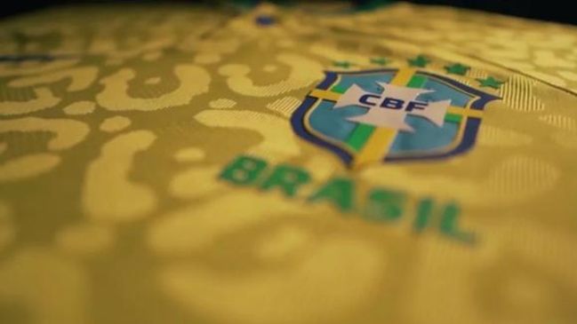 Marca deportiva vetó los nombres de Bolsonaro y Lula de la camiseta de la selección brasileña
