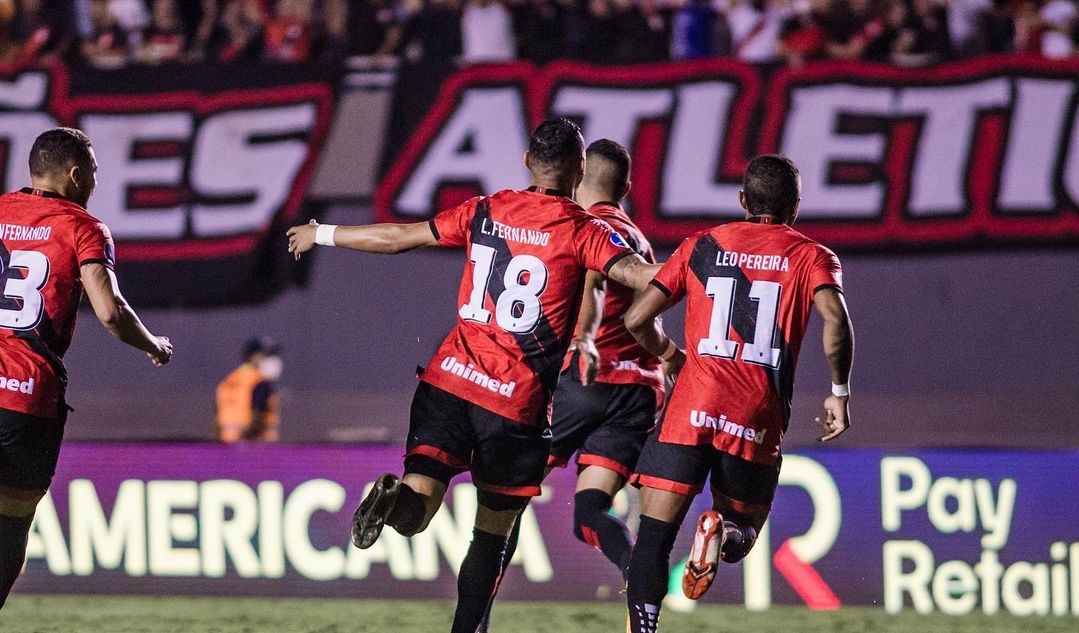 Atlético Goianiense terminó con el sueño de Nacional y Luis Suárez en la Sudamericana