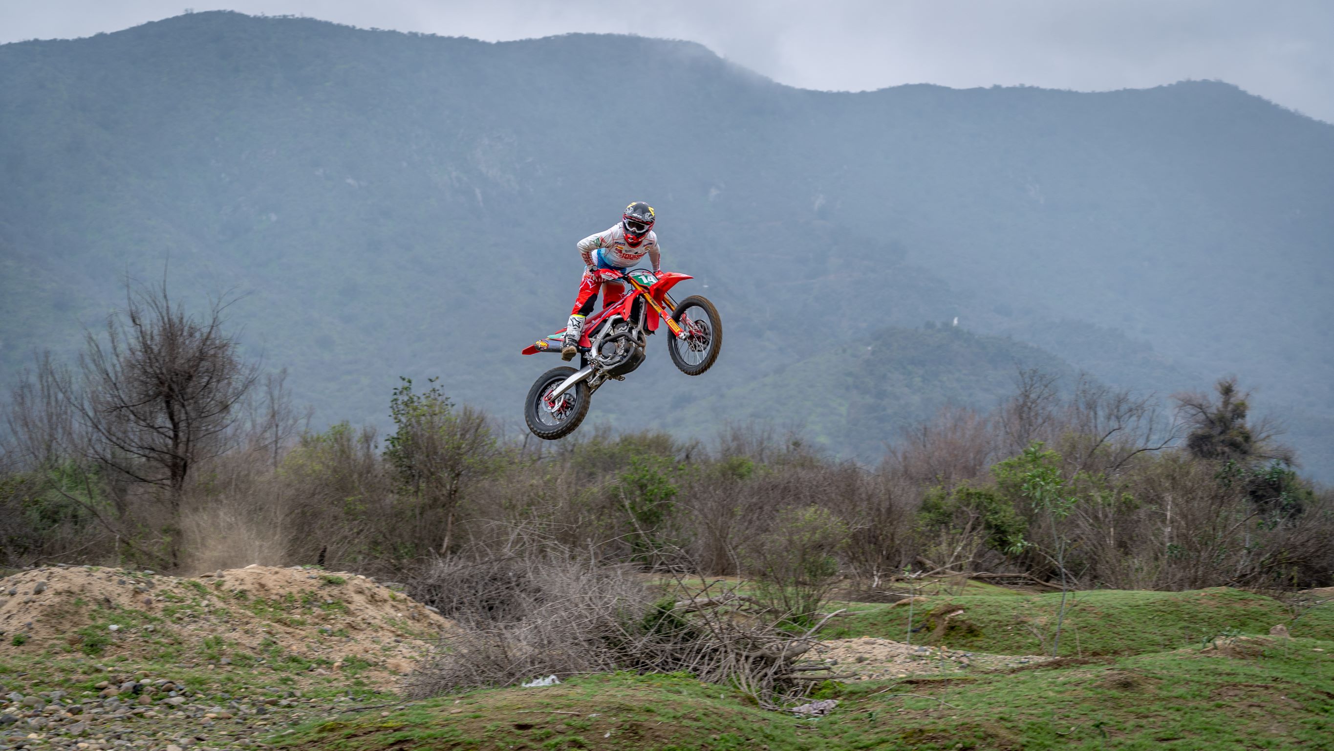 Ruy Barbosa va por su primer título latinoamericano en Pichilemu
