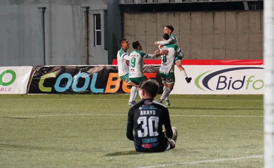 Puerto Montt amargó a Cobreloa con agónico empate en el Ascenso