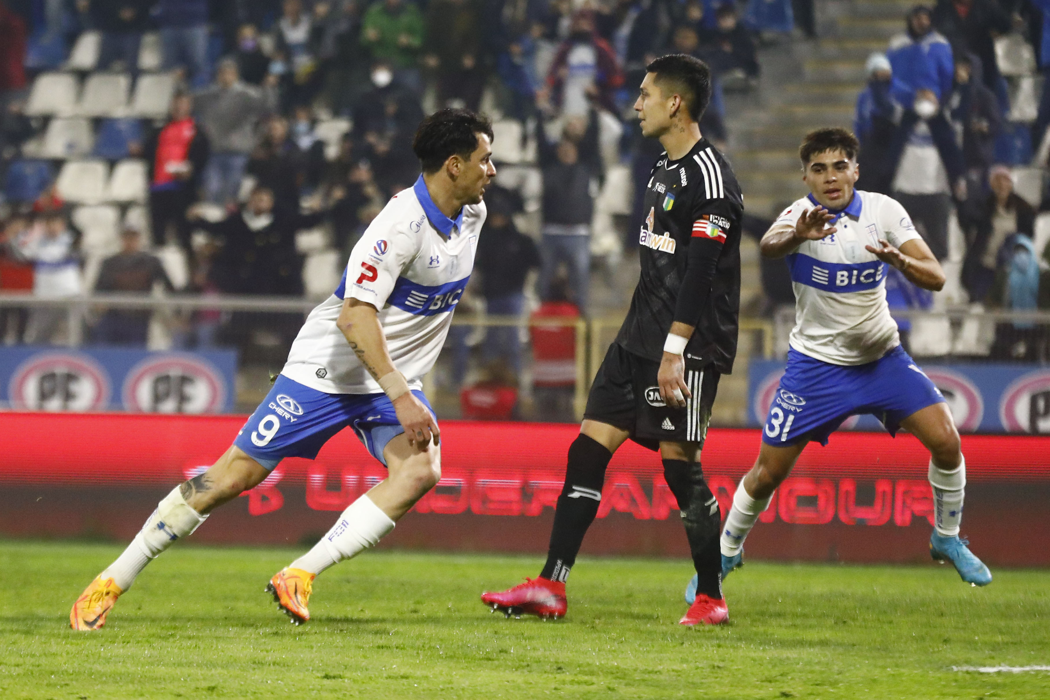 ¡Joyita! Zampedri le pegó de volea para el empate de la UC ante O’Higgins