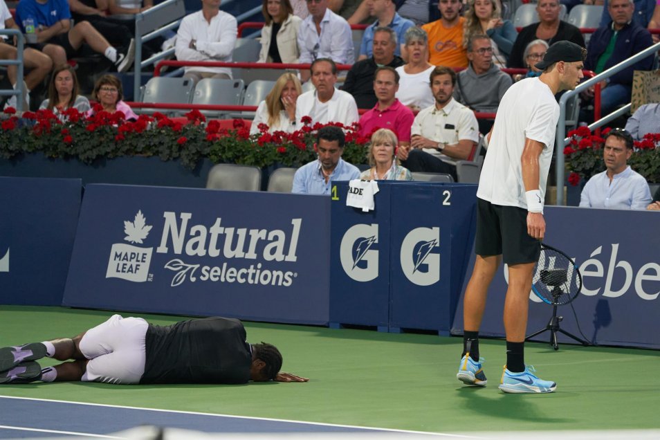 Gael Monfils se retiró llorando del Masters de Canadá tras torcerse un tobillo