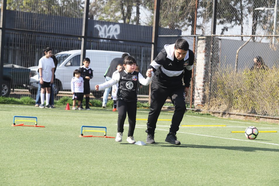 CSyD Colo Colo inauguró Esperanza Alba, la escuela de fútbol inclusivo